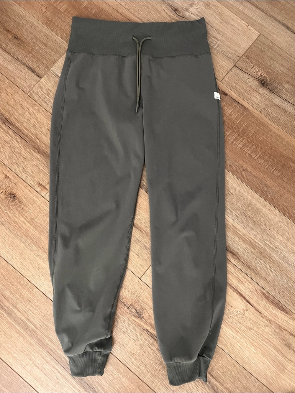Vuori Women's Daily Jogger Pants Olive Green, Size M
